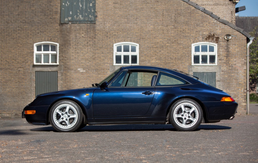 L-C-C | PORSCHE 993 TARGA low milage LIKE NEW!