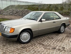 MERCEDES 300 ce 1990