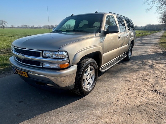 CHEVROLET SUBURBAN 2004